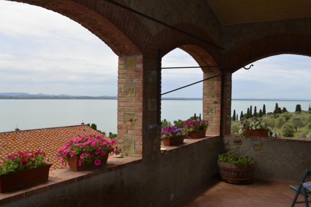 Fattoria Il Poggio Villa San Feliciano Bilik gambar