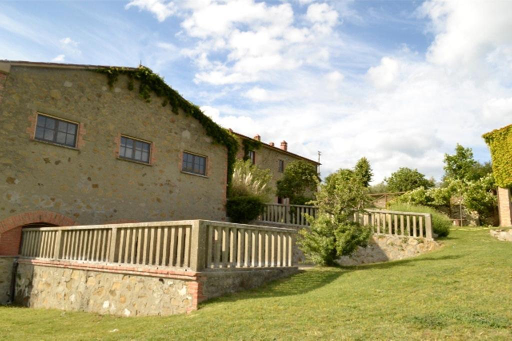 Fattoria Il Poggio Villa San Feliciano Luaran gambar