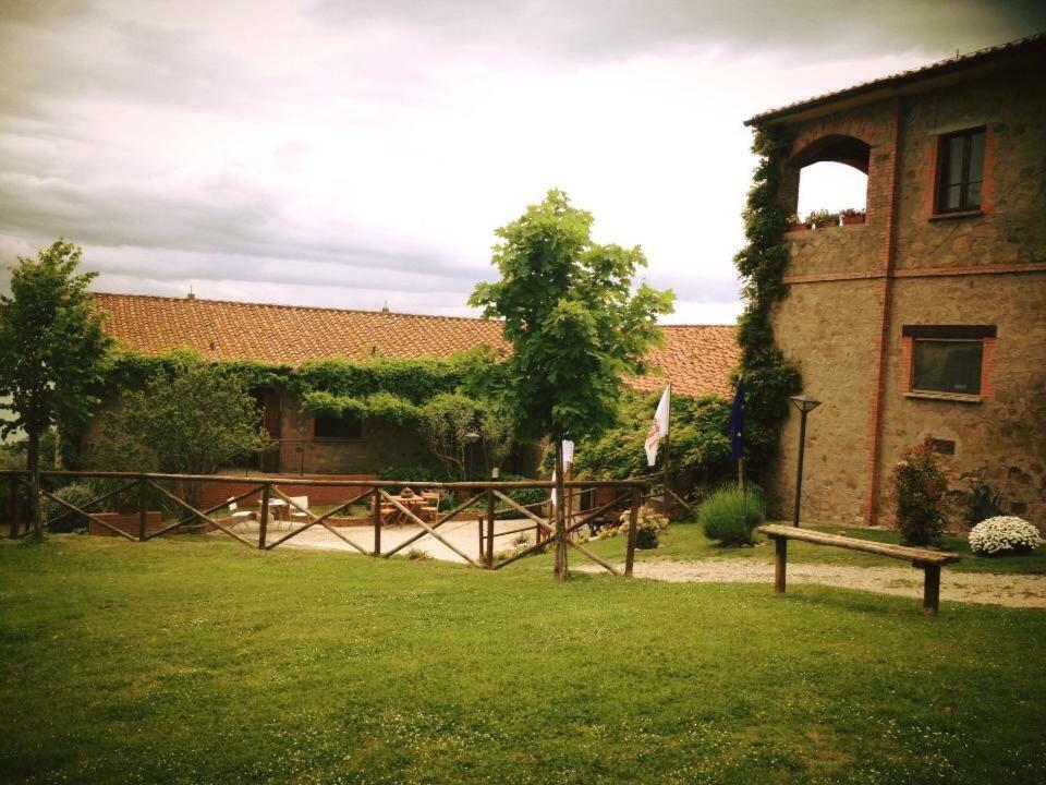 Fattoria Il Poggio Villa San Feliciano Luaran gambar